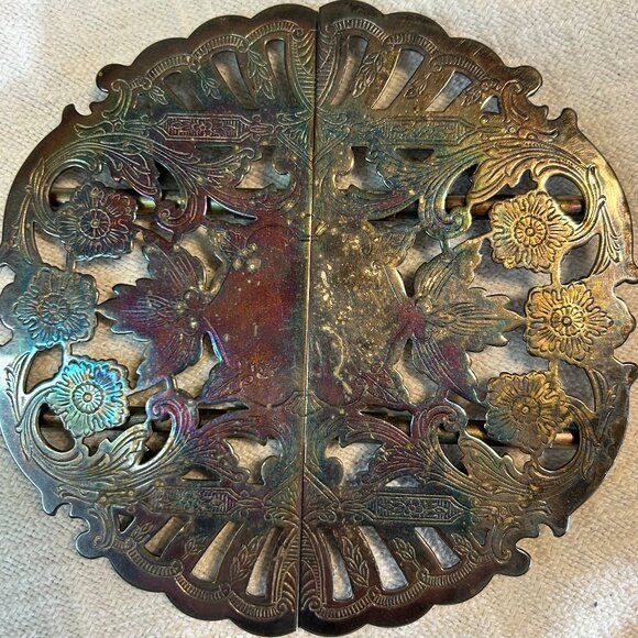 Vintage, Circa 1950's, Wallace 7331 Expandable 6" > 10" Silver Plated Trivet. - Picture 2 of 6